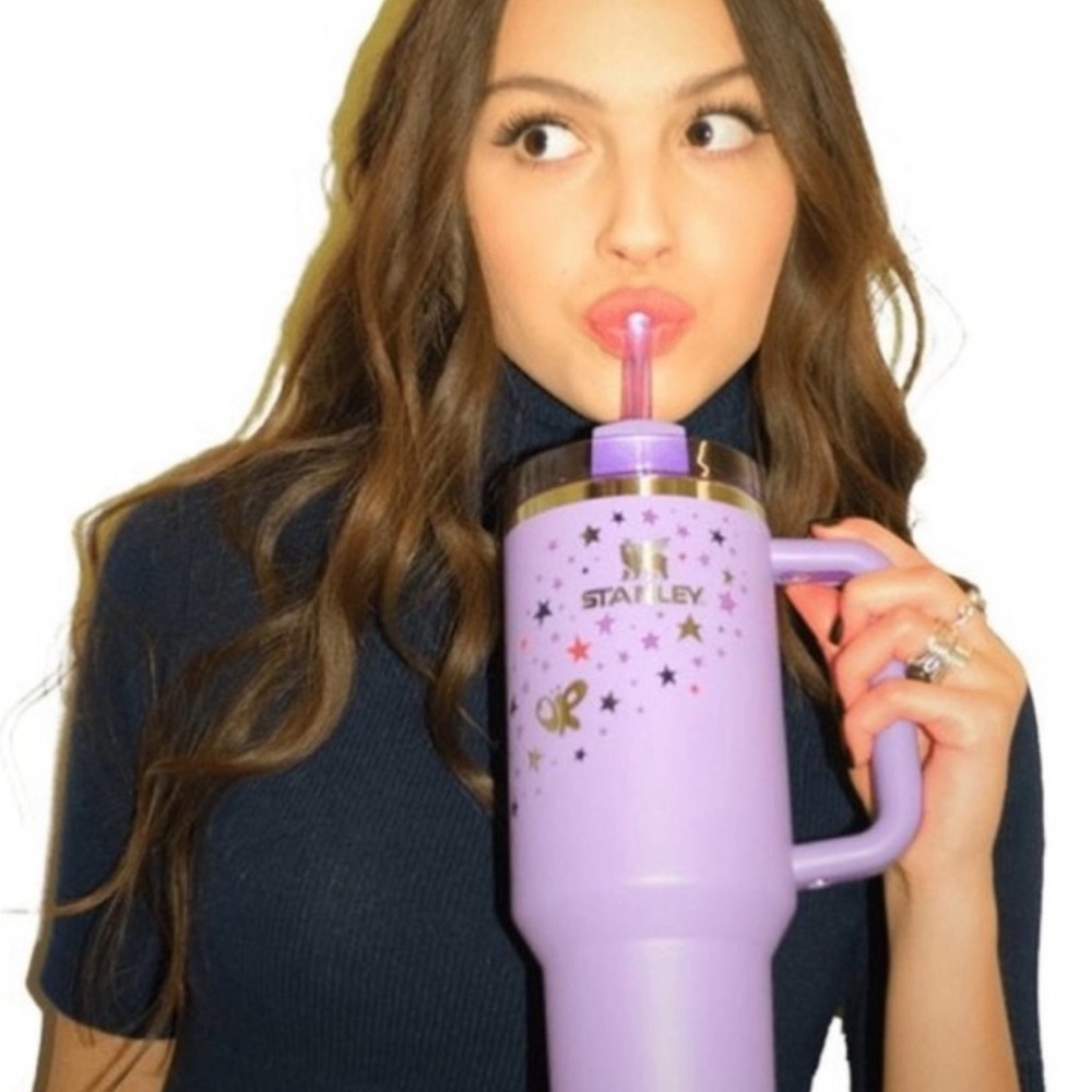 NEW STANLEY x OLIVIA RODRIGO 40oz QUENCHER limited Edition - Authentic 💯